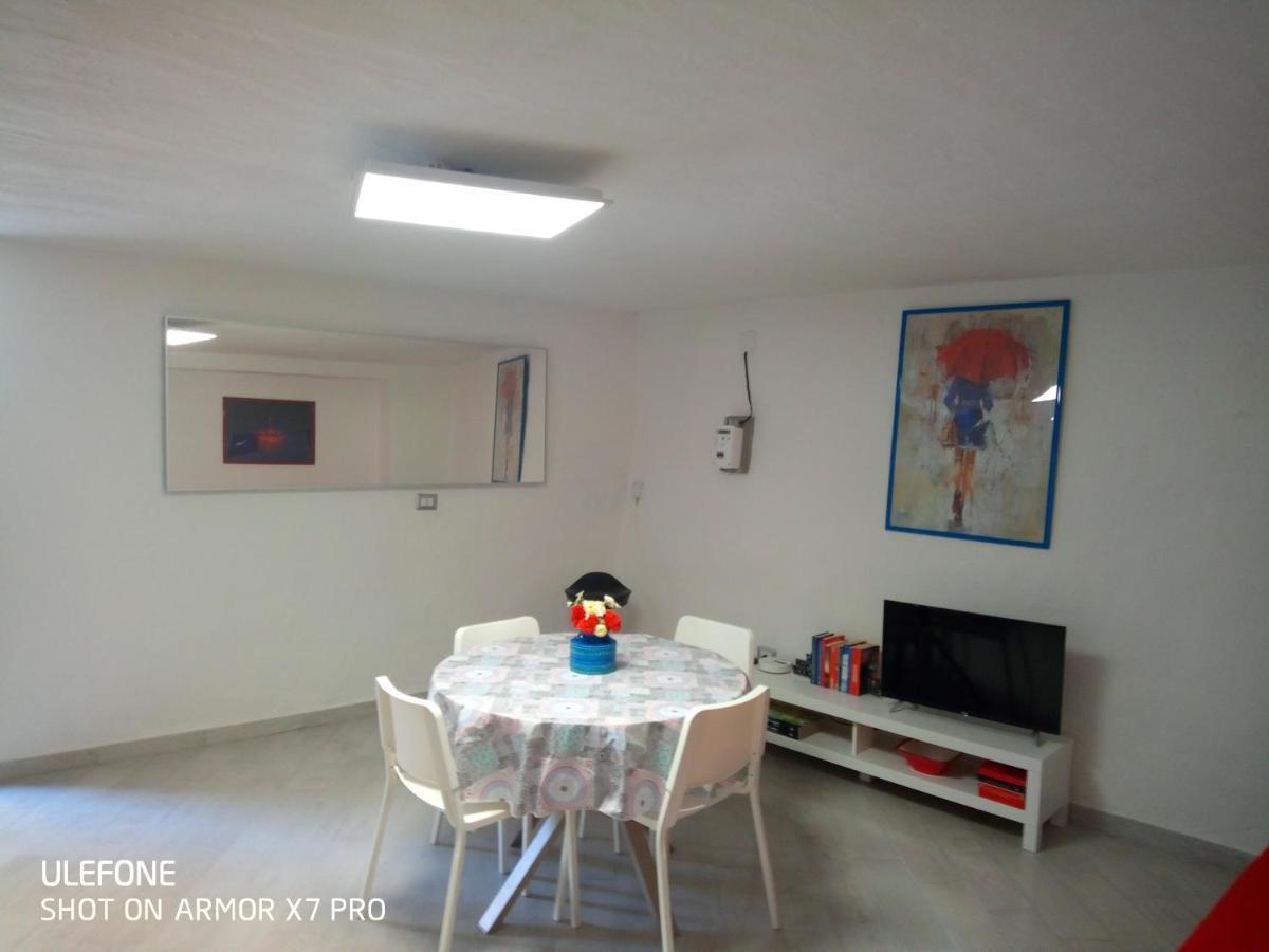 Ombrellorosso Apartment Cagliari Ngoại thất bức ảnh